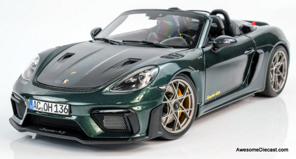 2023 Porsche 718 Spyder RS Weissach Package, Forest Green Metallic 1:18 Diecast Model Car by Norev