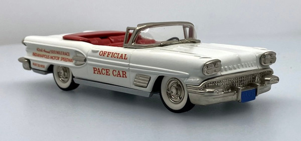 1958 Pontiac Bonneville, Indianapolis Pace Car 1:43 White Metal Model Car by Brooklin Models