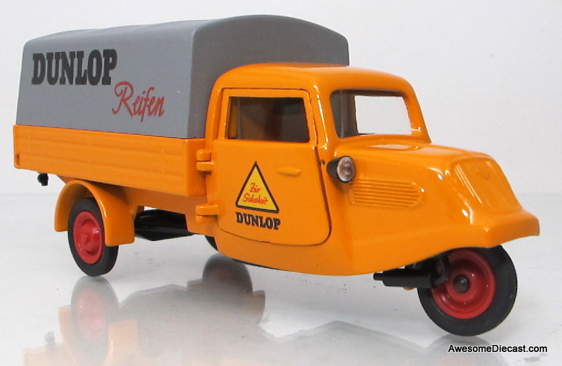 Schuco 1:43 Pace Tri-Wagon - Dunlop Tires