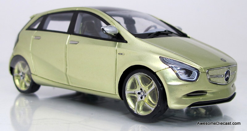 Spark 1:43 2010 Mercedes-Benz Blue Zero Concept