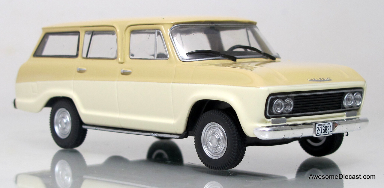 WhiteBox 1:43 1965 Chevrolet Veraneio Utility Wagon (Without Sleeve)
