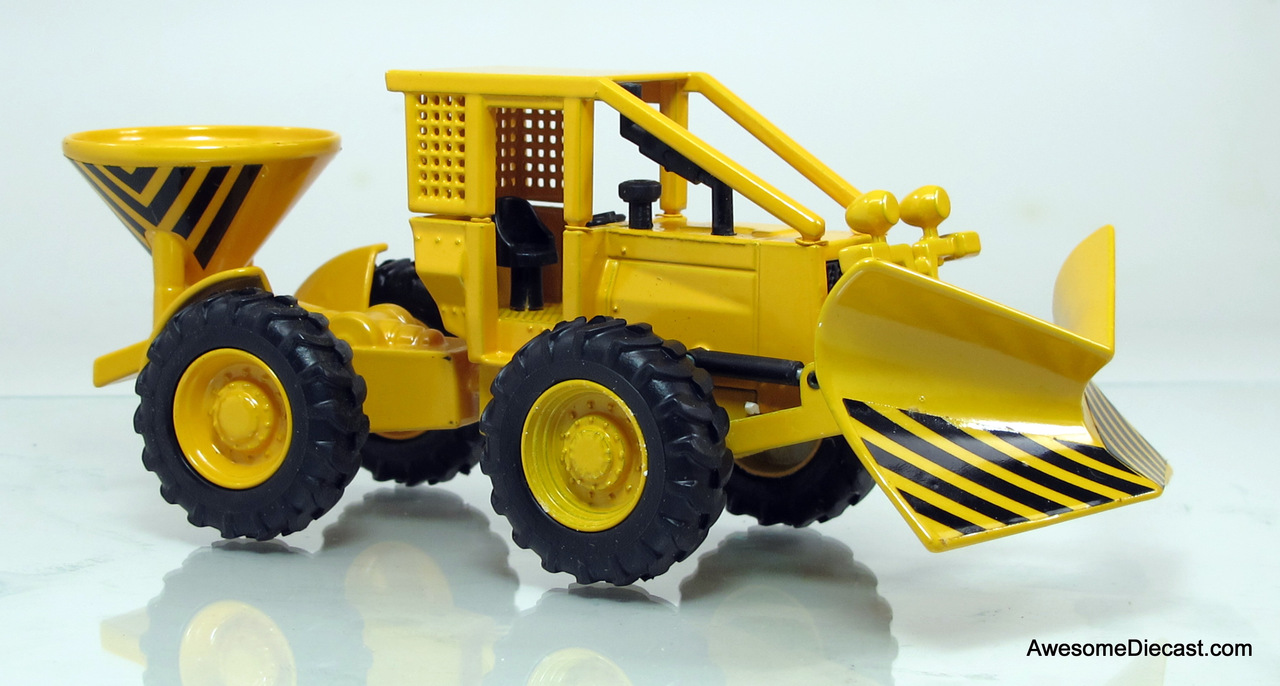 Joal 1:43 Snow Plow w/ Salt Spreader 