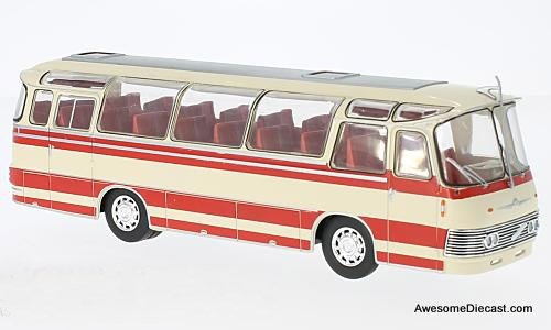 IXO 1:43 Neoplan NH 9L Motorcoach 