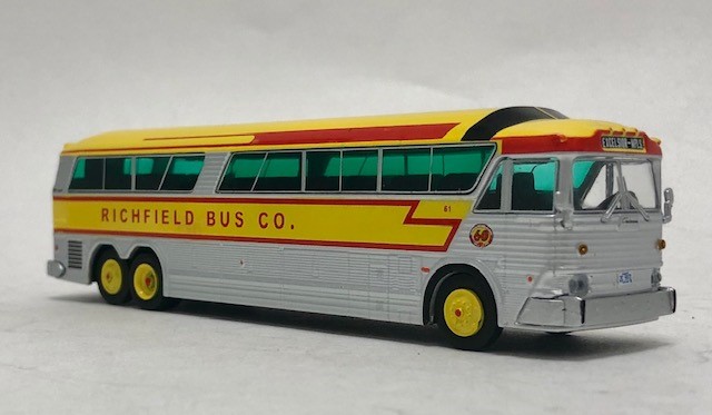 Last One!! Iconic Replicas 1:87 MCI MC-7 Challenger Motorcoach: Richfield Bus Co. | Destination: Minneapolis
