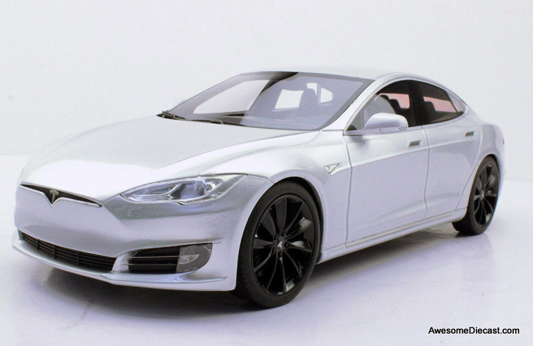 LS Collectibles 1:18 2016 Tesla Model S Facelift, Silver