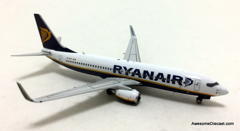Phoenix models 1:400 Boeing 737-800: Ryanair, Irish Air Line