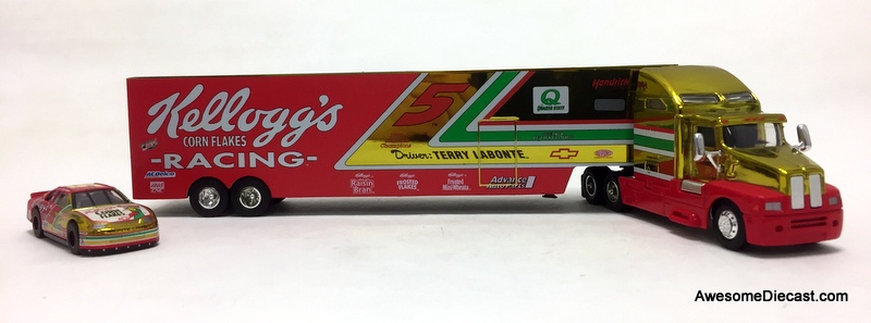 Racing Champions 1:64 NASCAR Peterbilt w/Car Transporter Trailer: Kelloggs, Terry Labonte