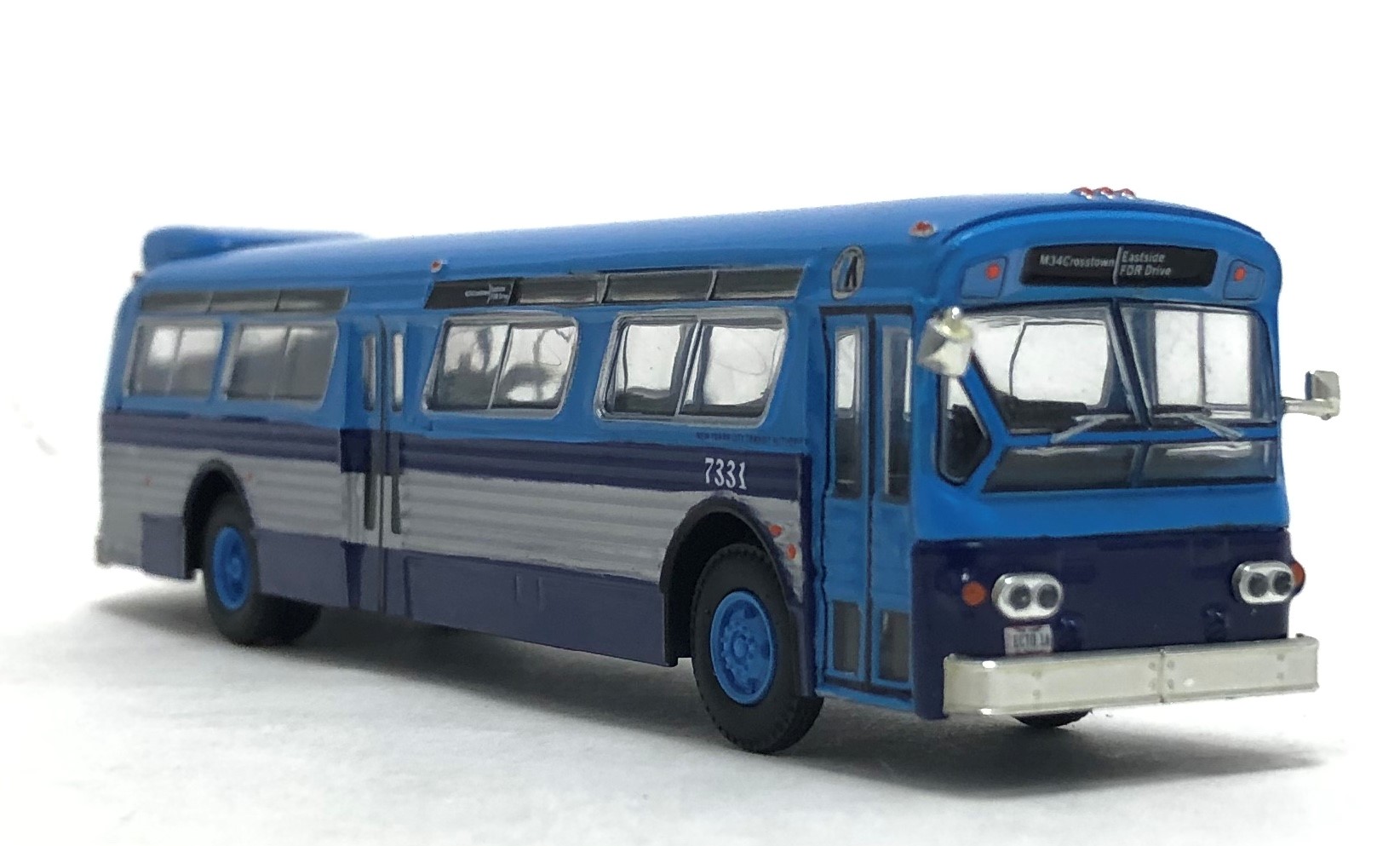 Last One!! Iconic Replicas 1:87 Flxible 53102 Transit Bus: MTA New York City