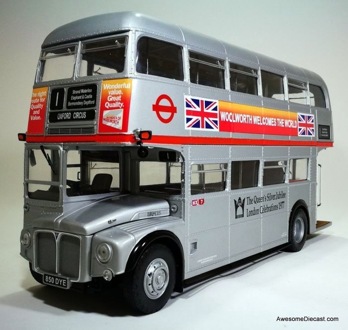Sun Star 1:24 1958 AEC Routemaster Double Decker Bus: Queens Silver Jubilee 1977 Livery