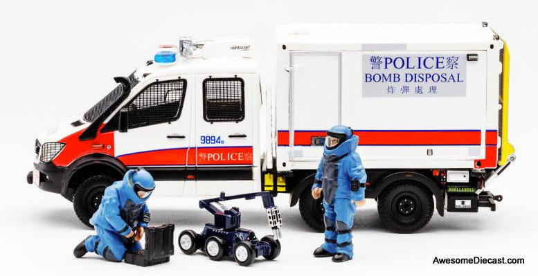 Aurora 1:43 Mercedes Bomb Squad Unit w/ Figurines: Hong Kong Police Services
