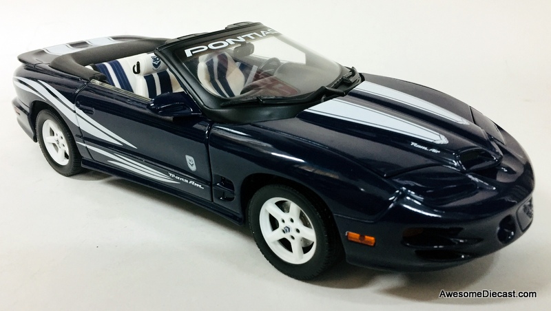 Road Signature 1:18 1999 Pontiac Firebird Trans Am Convertible 30th Anniversary Edition, Blue