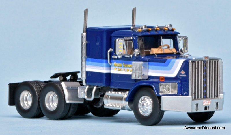 Neo 1:64 1974 Diamond Reo Raider SBFA Sleeper Cab, Blue/Custom
