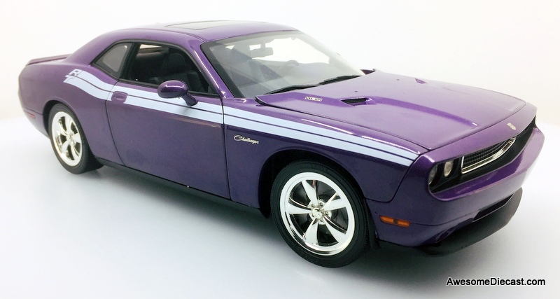 Highway 61 1:18 2010 Dodge Challenger R/T, Plum Crazy