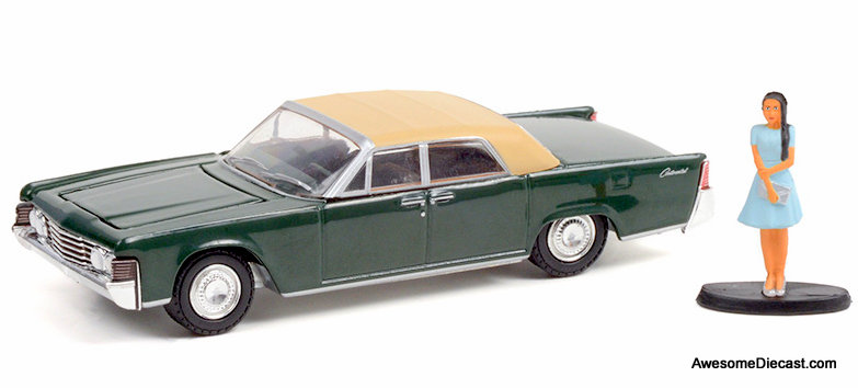 Greenlight 1:64 1965 Lincoln Continental w/Woman in Dress