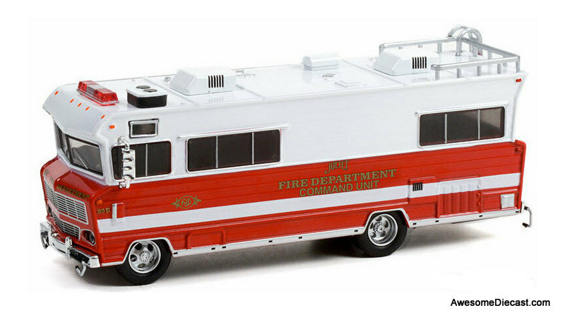 Greenlight 1:64 1973 Winnebago Chieftan: Joliet, Illinois Fire Department Command Unit 