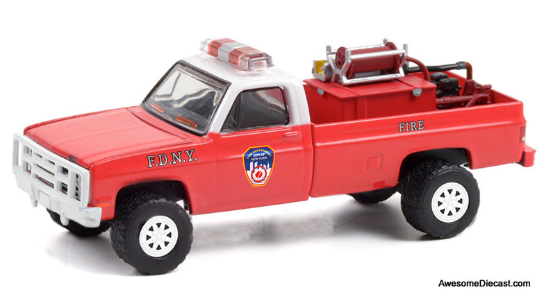Greenlight 1:64 1986 Chevrolet M1004 4x4 Pick Up: FDNY w/ Fire Equipment, Hose & Tank