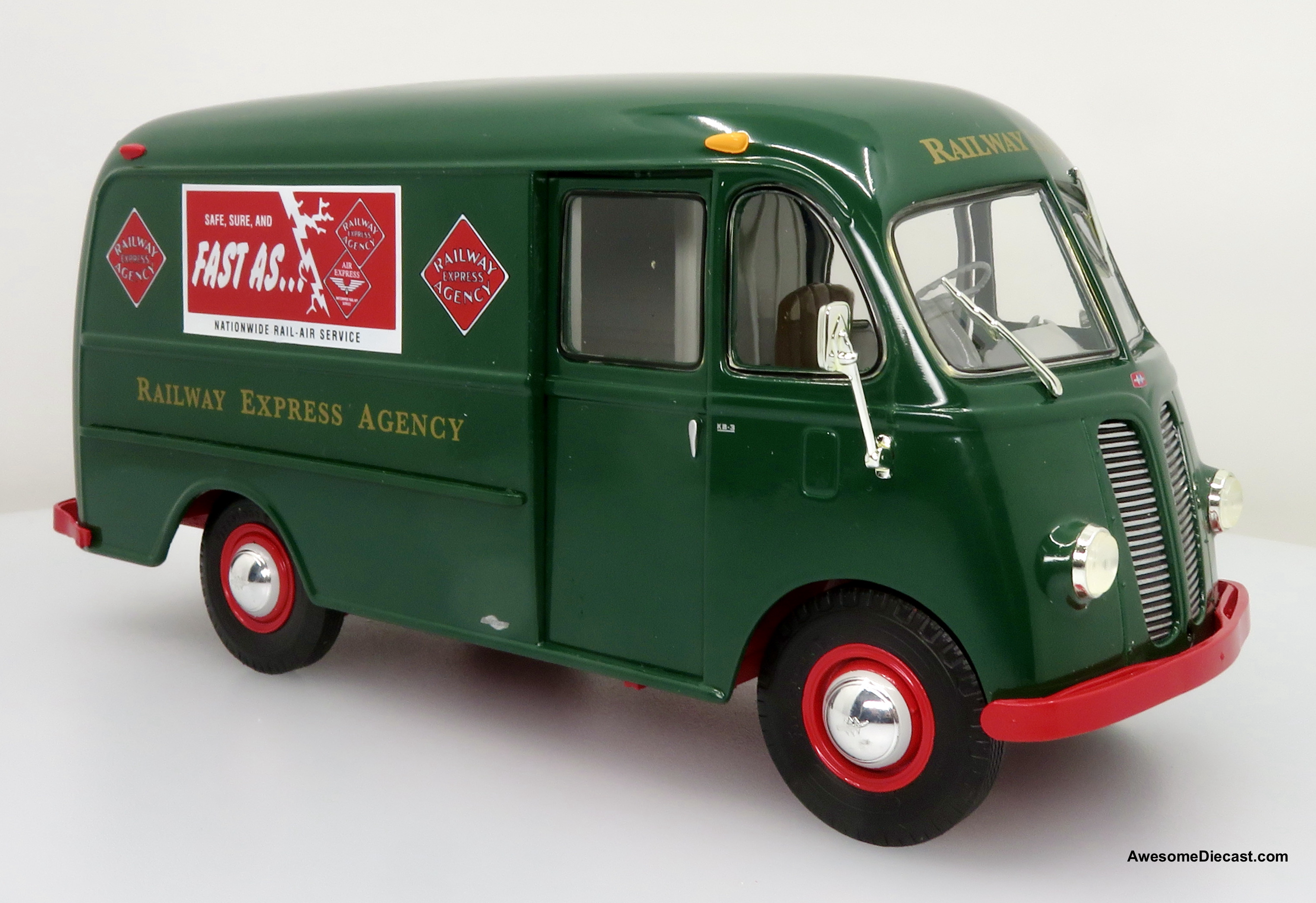 Estate Collection - First Gear 1:25 International Metro Van: Railway Express Agency