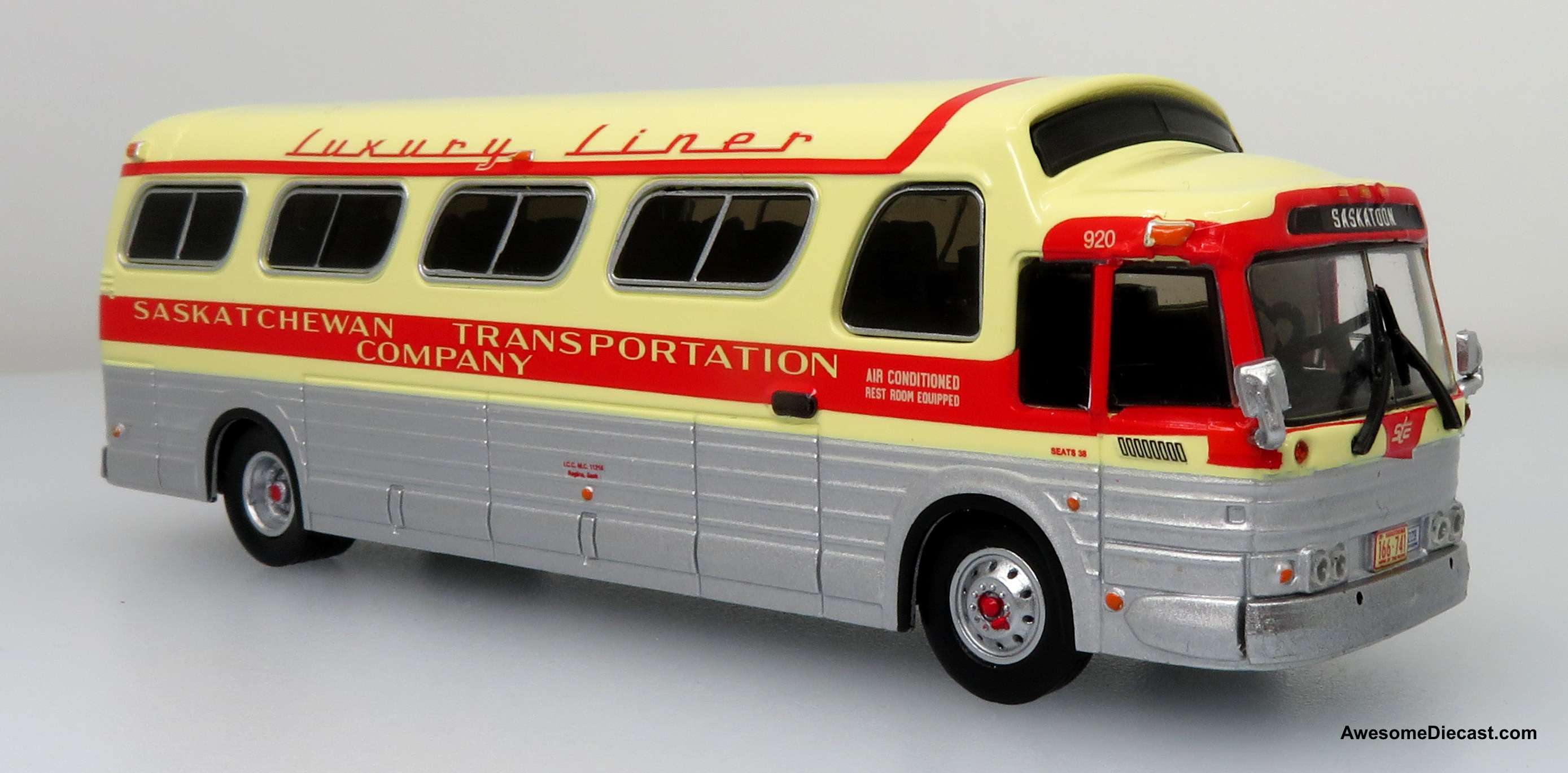 Last One!! Iconic Replicas 1:87 1966 GM PD4107 "Buffalo" Coach: Saskatachewan Transportation Company