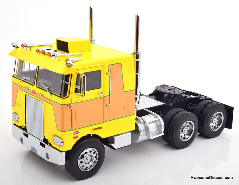 Road Kings 1:18 1977 Peterbilt Pacemaker, Yellow/Brown