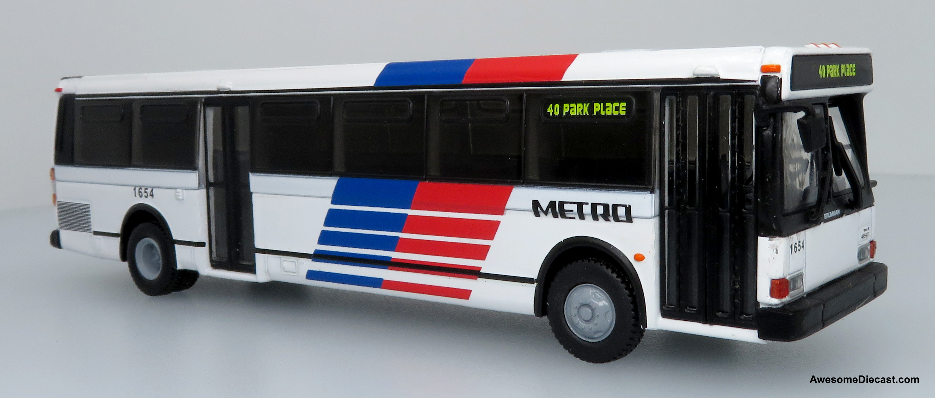 Iconic Replicas 1:87 1980 Grumman 870 Transit Bus: Houston METRO