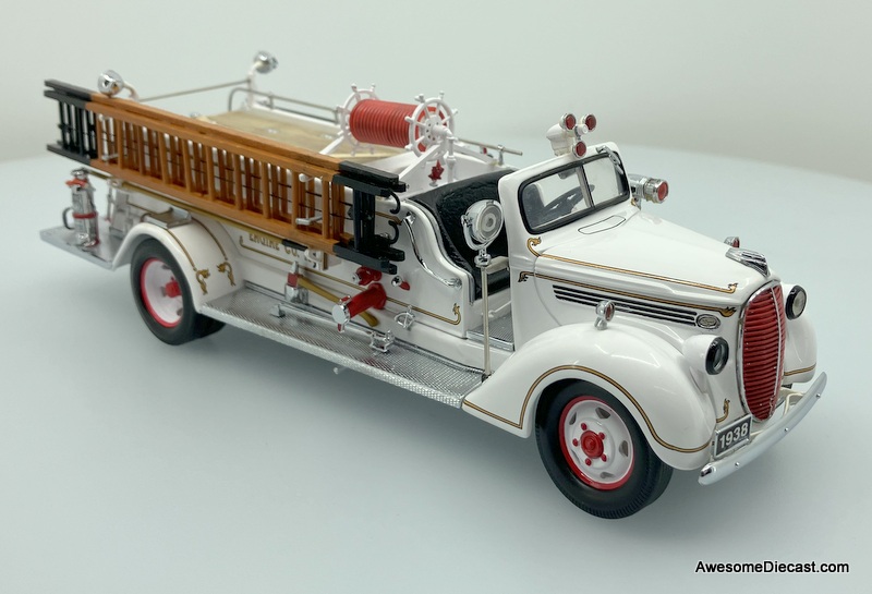 RARE!! Franklin Mint 1:32 1938 Ford Fire Engine , White 