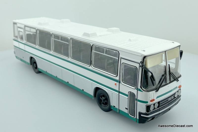 Premium ClassiXXs 1:43 1983 Ikarus 250 Transit Bus: White/Green
