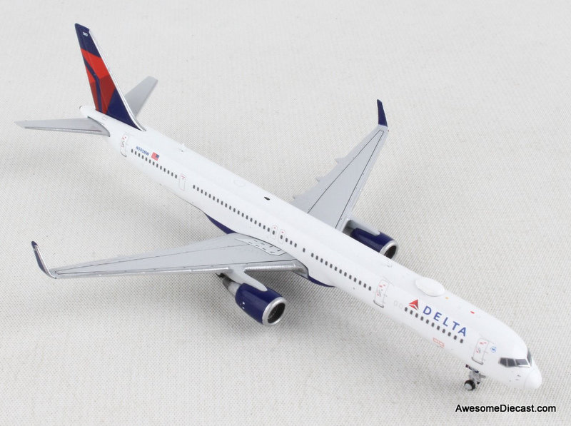 Gemini Jets 1:400 Boeing 757-300: Delta Airlines (REG#N590NW)