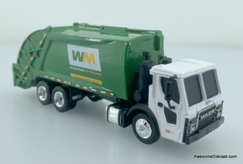 First Gear 1:87 Mack LR w/McNeilus Meridian Load Body: Waste Management