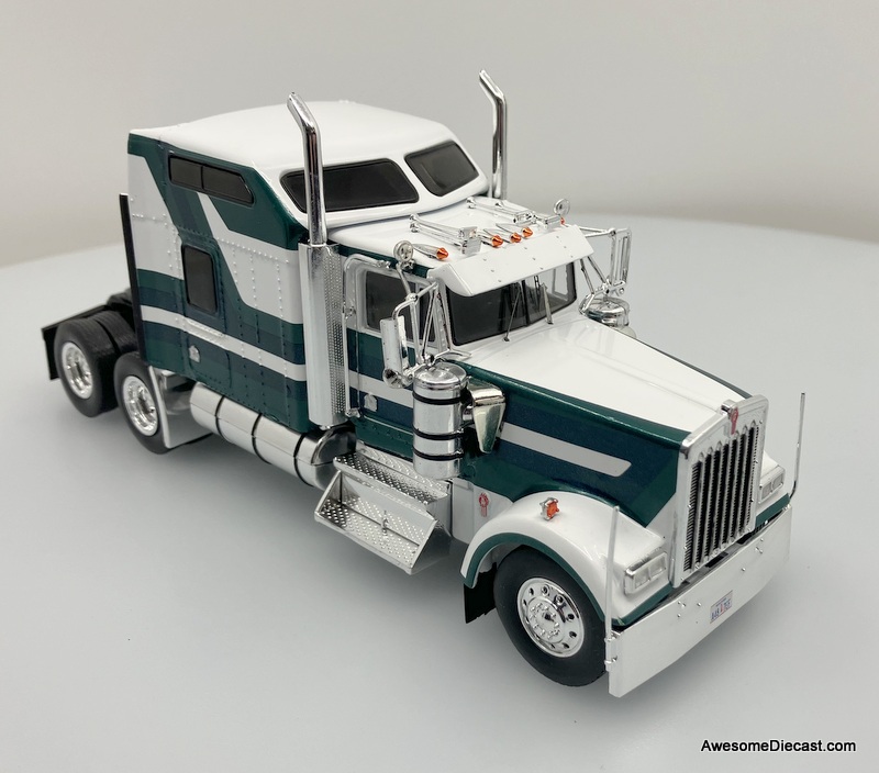 IXO 1:43 1990 Kenworth W900 Big Sleeper Tractor, White/Green