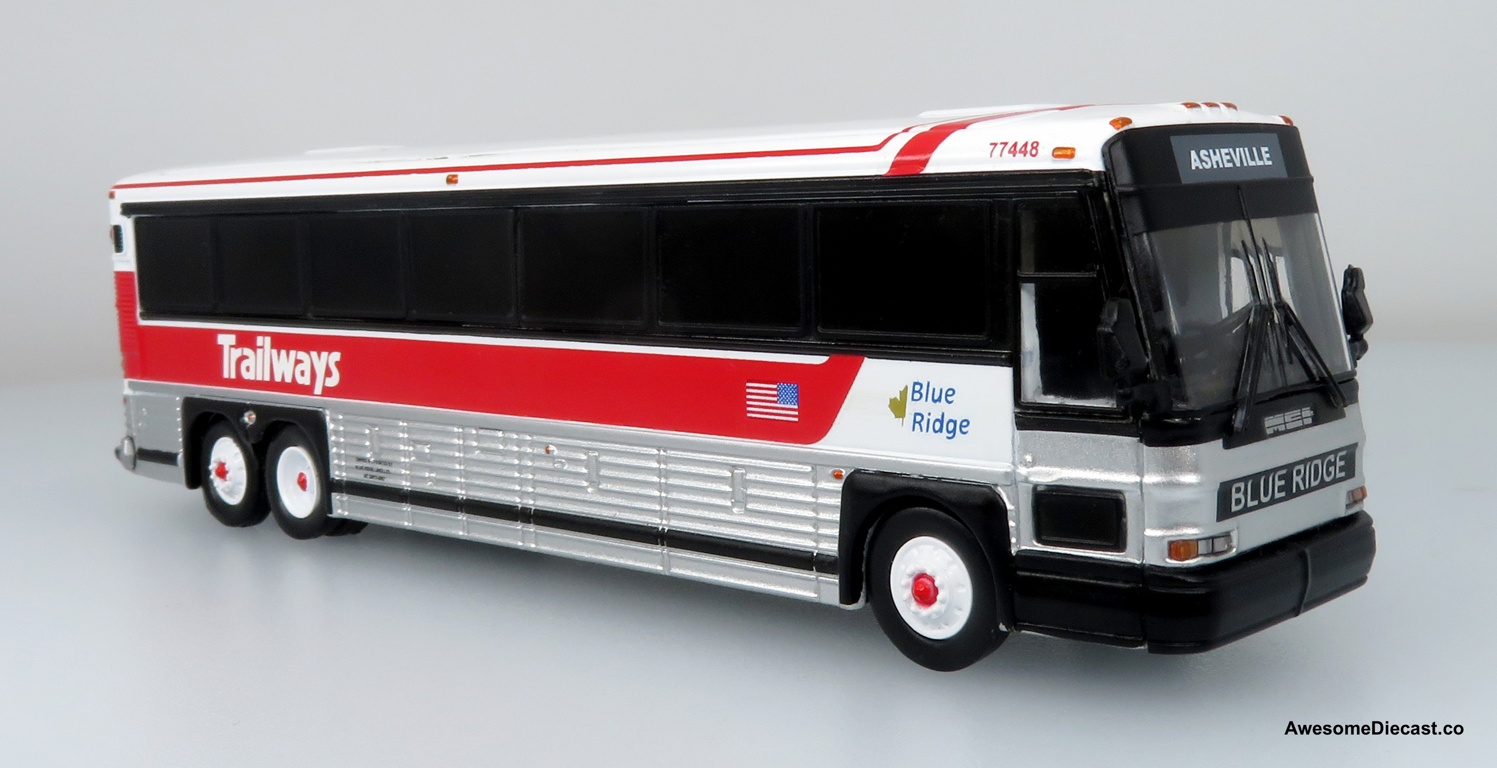 Iconic Replicas 1:87 MCI D4000 Coach: Blue Ridge Trailways