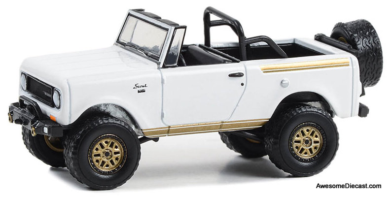 Greenlight 1:64 1970 Harvester Scout, White/Gold Greenlight 1:64 1970 Harvester Scout, White/Gold