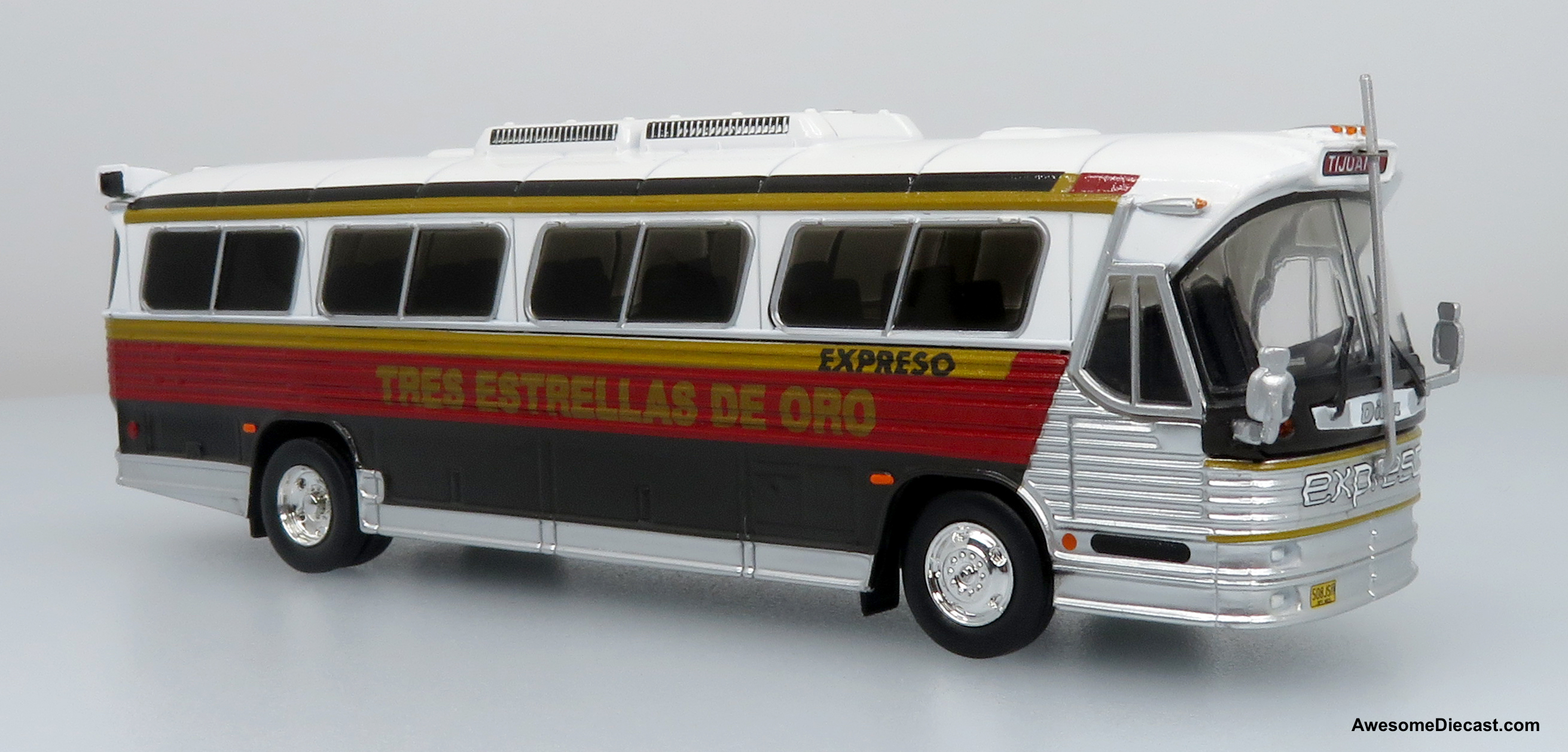 Iconic Replicas 1:87 Dina Olimpico Coach: Tres Estrellas de Oro