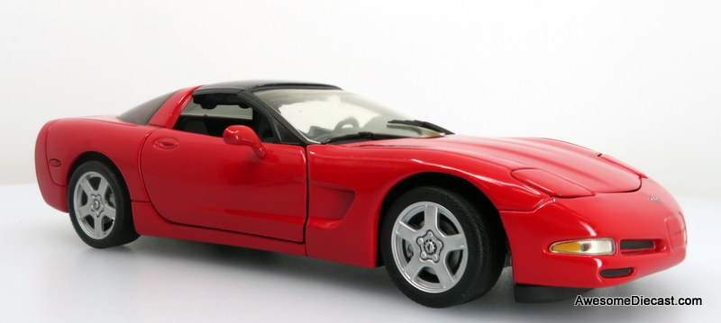 1997 Chevrolet Corvette - Red Coupe 1:24 Diecast Replica by Franklin Mint