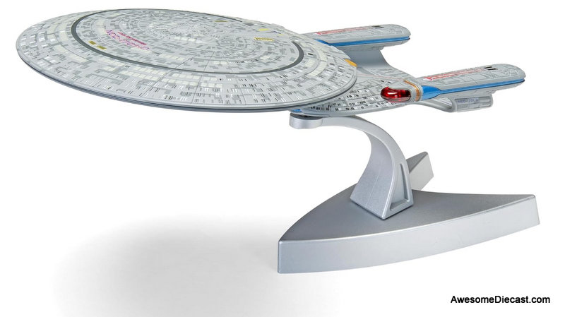 Corgi: Star Trek - USS Enterprise NCC-1701-D (The Next Generation)