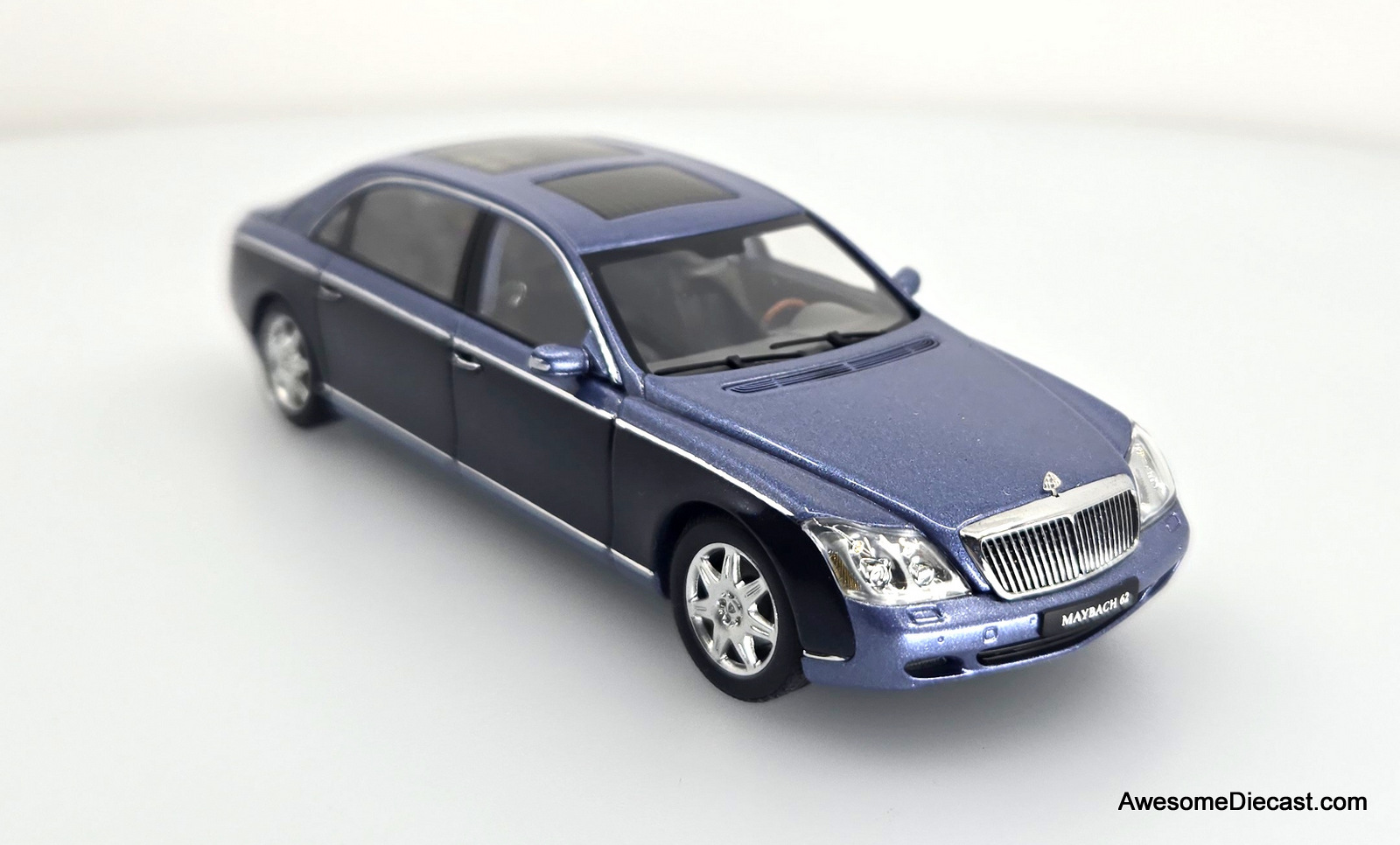 AUTOart 1:43 Maybach 62 LWB, Light Blue/Dark Blue