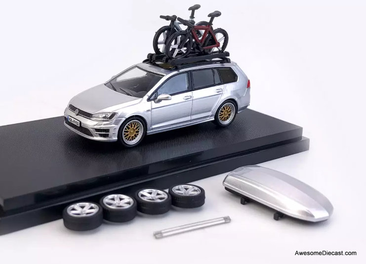 Zoom 1:64 Volkswagen Golf (7th Generation) Wagon w/Accessories, Silver
