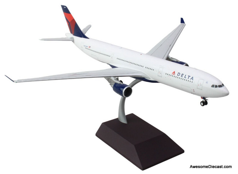 Airbus A330-300 Delta Airlines (Reg #N829NW) 1:200 Diecast Model Plane by Gemini 200
