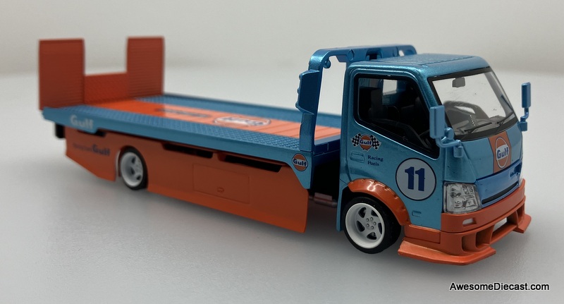 Hino 300 Series 11 Custom Flatbed Truck, Gulf Livery 1:64 Diecast Model Truck by Micro Turbo