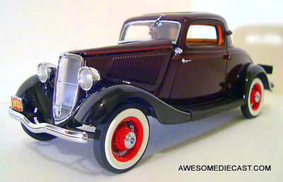 1933 Ford Deluxe Coupe - Coach Maroon 1:24 Diecast Model by Danbury Mint