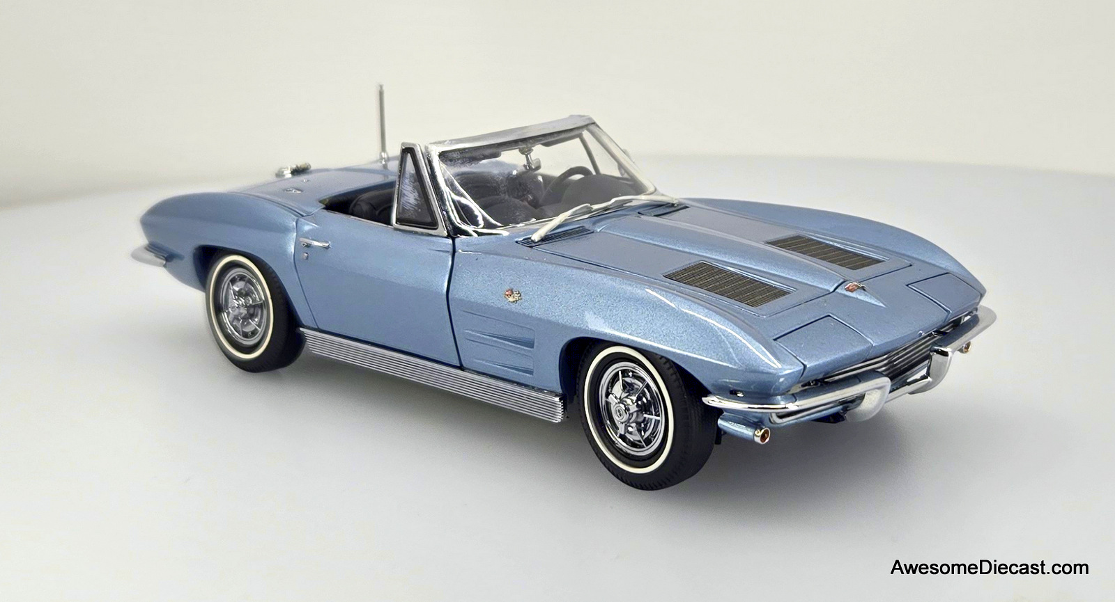 1963 Corvette Convertible - Silver Blue 1:24 Diecast Model by Danbury Mint