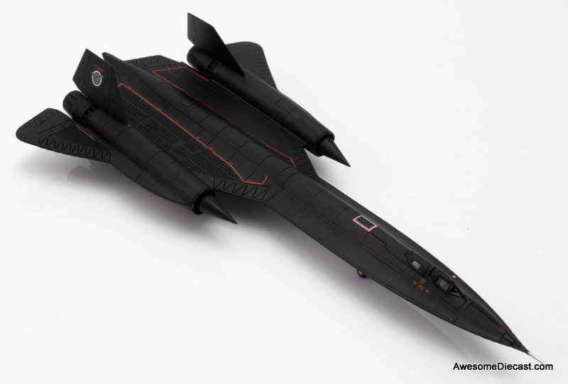 Lockheed SR-71A Blackbird: US Airforce 9th Strategic Reconnaissance Wing, Detatchment 4, RAF Mildenhall 1:200 Diecast Model Plane by Herpa