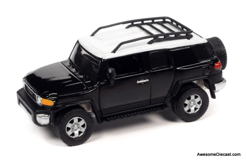 2007 Toyota FJ Cruiser, Black Diamond 1:64 Diecast Model Car by Johnny Lightning