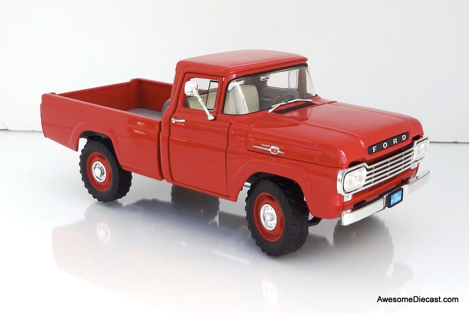 1959 Ford F-250 Pick-Up Truck, Red 1:18 Diecast Model Car by Road Signature