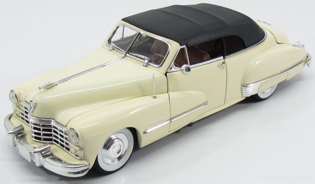 1947 Cadillac Series 62 Convertible - Cream/Black 1:18