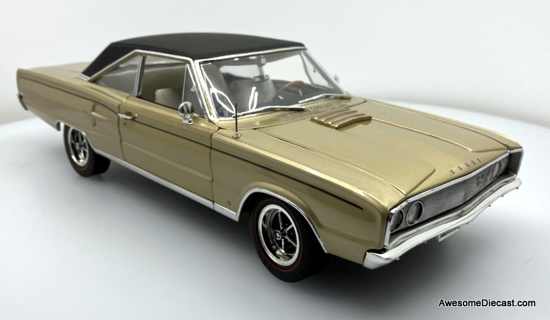 1967 Dodge Coronet R/T, Gold/Black 1:18 Diecast Model Car by Highway 61