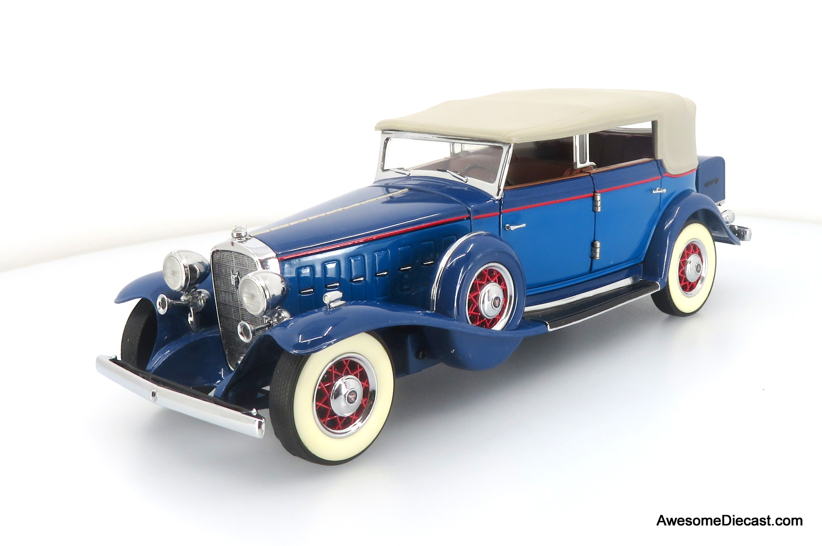 1932 Cadillac V-16 - Blue 1:24 Diecast Model by Franklin Mint