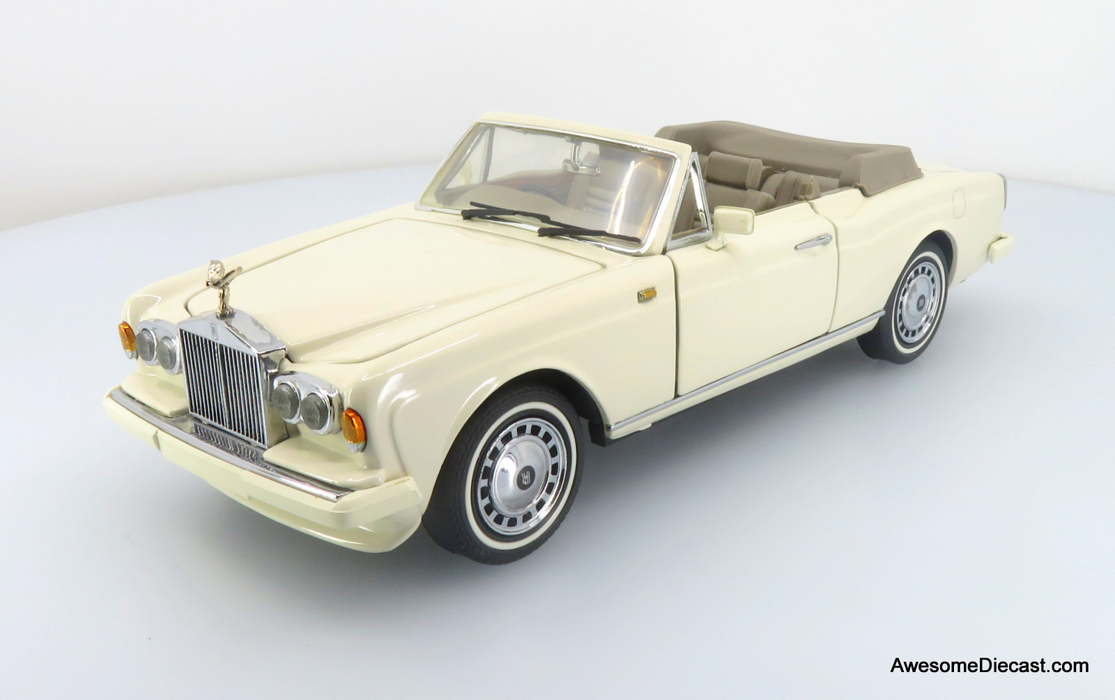 1940 Packard Custom - Maroon Convertible Victoria 1:24