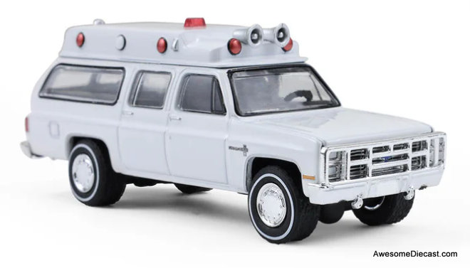 1983 Chevrolet Suburban K20 Custom Deluxe Ambulance, Plain White 1:64 Diecast Model Ambulance by Greenlight