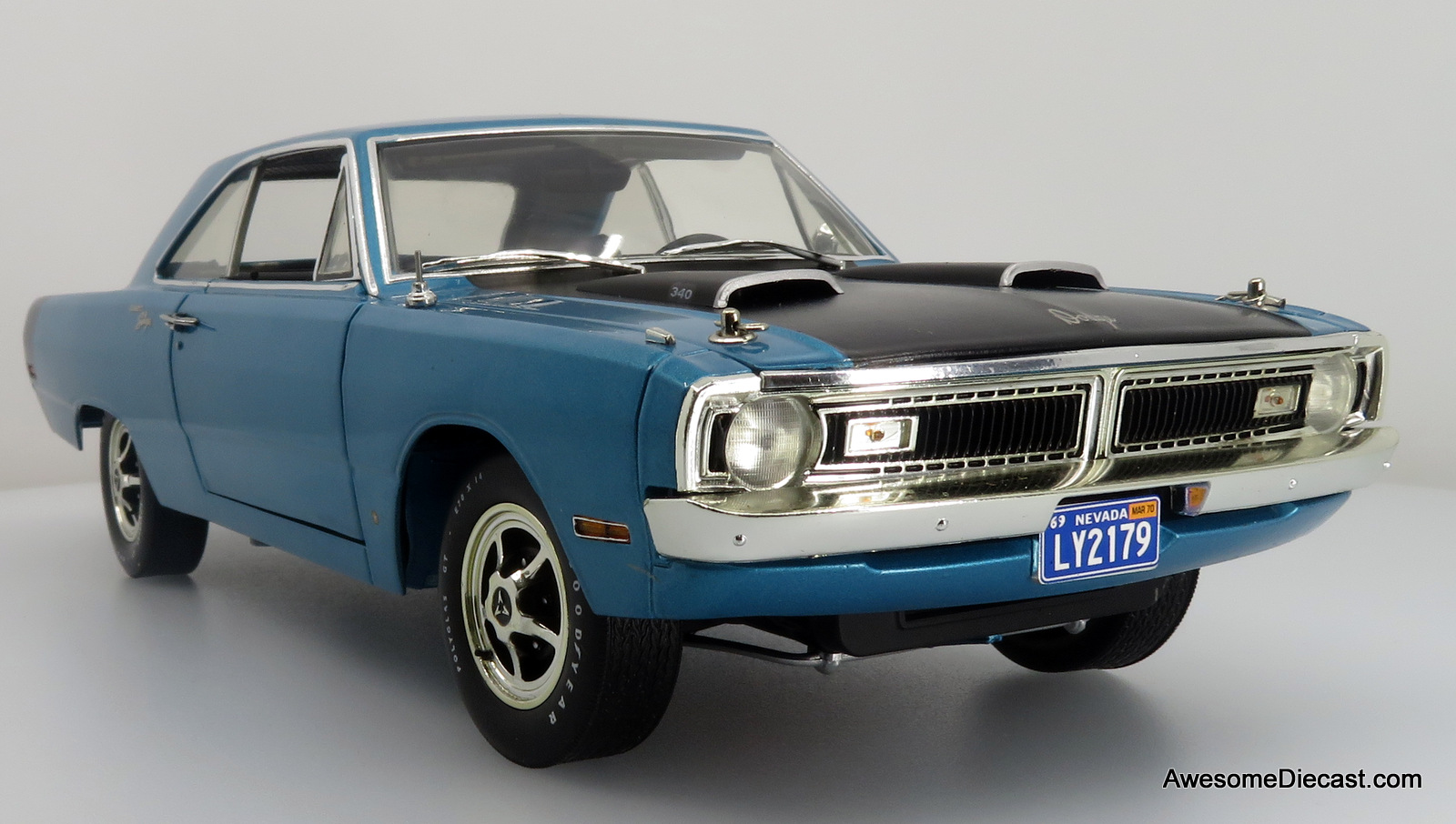1970 Dodge Dart, Blue 1:18 Diecast Model Car by Highway 61