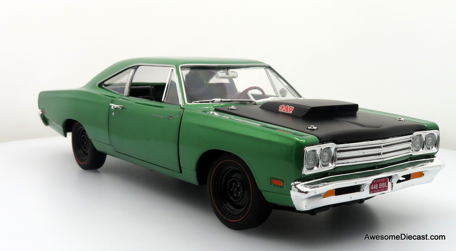 1969 1/2 Plymouth Road Runner, Green 1:18 Diecast Model Car by Supercar Collectibles